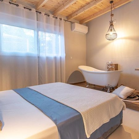 Georgianna'S Suite With Private Pool , 'Blank Suite' Charokopio Екстер'єр фото