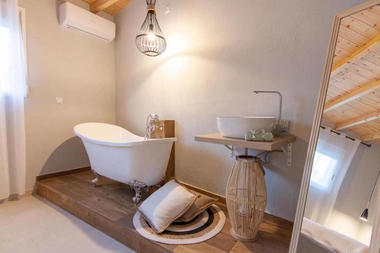Georgianna'S Suite With Private Pool , 'Blank Suite' Charokopio Екстер'єр фото